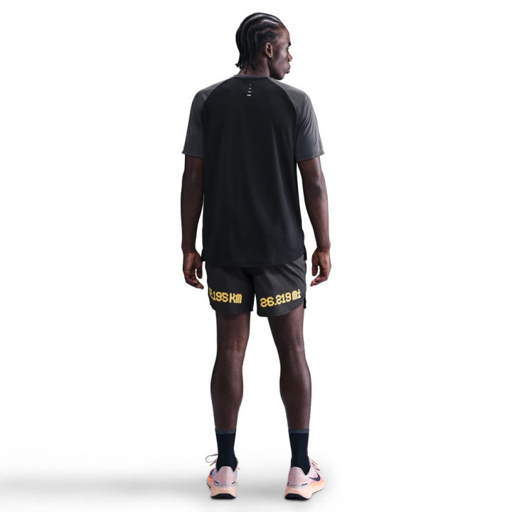 Nike T-Shirt Running City Marathon Stride Ss Nero Anthracite Uomo