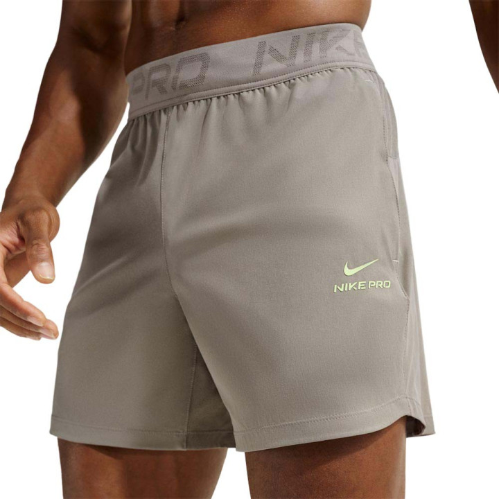 Nike Pro Training Shorts Sportivi Verde Uomo