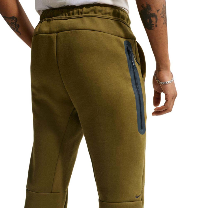 Nike Tech Pantaloni Con Polsino Verde Uomo