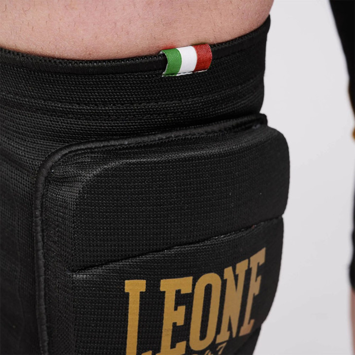 Leone Ginocchiere Nero