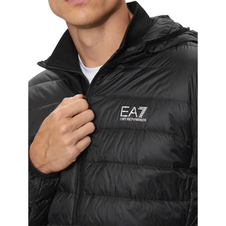 Ea7 Piumino Con Cappuccio Logo Nero Uomo