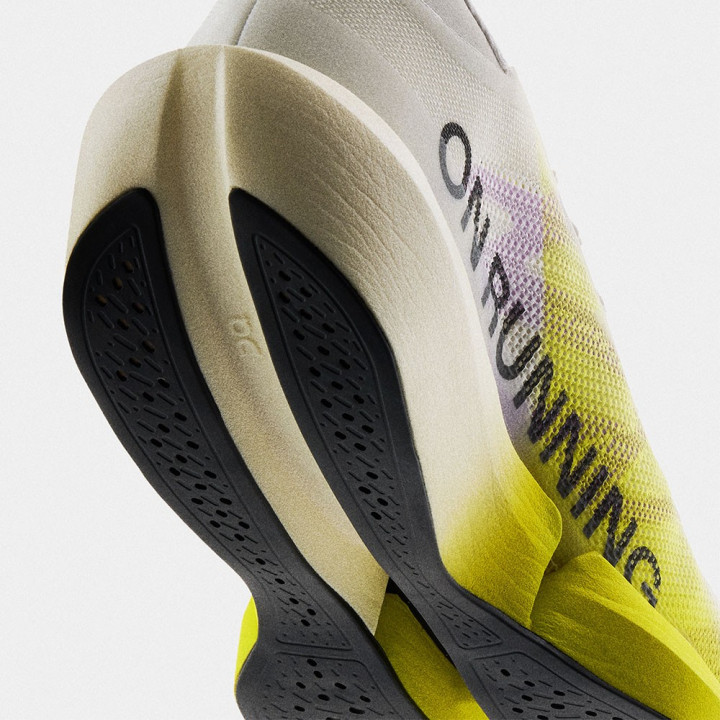 On Cloudboom Strike 2 Bianco Lime - Scarpe Running Uomo