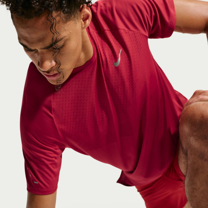 Nike T-shirt RunningStride Tough Rosso Argento Uomo