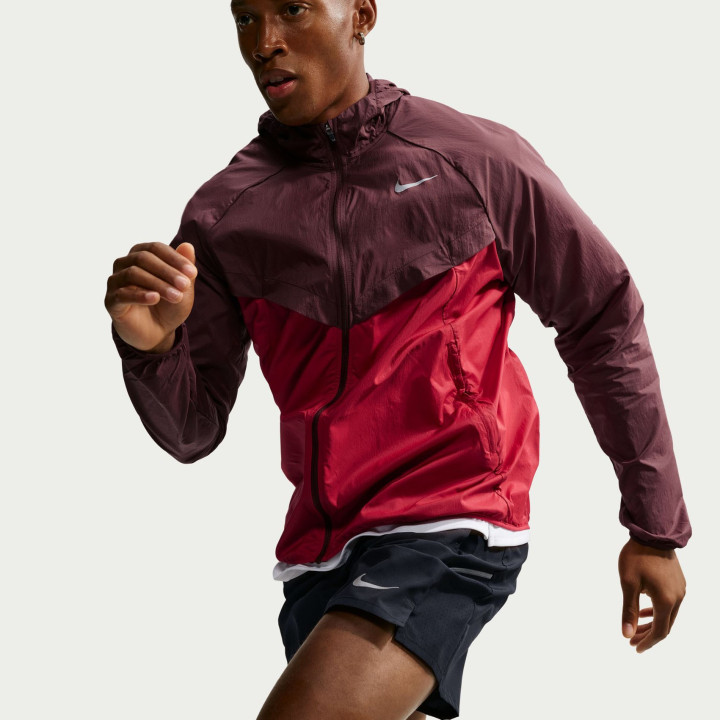 Nike Giacca Running Stride Uv Rpl Mystic Dates Rosso Uomo